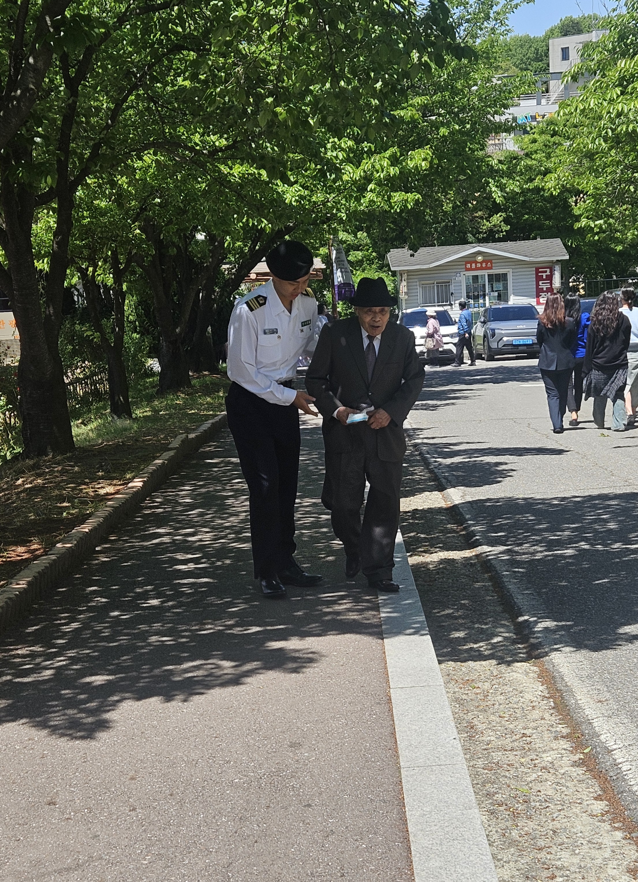 66기 어버이날 행사 안내 봉사 13번째 첨부파일 이미지