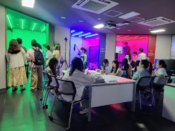 중국인 학생 센터 방문 XR 체험 대표이미지