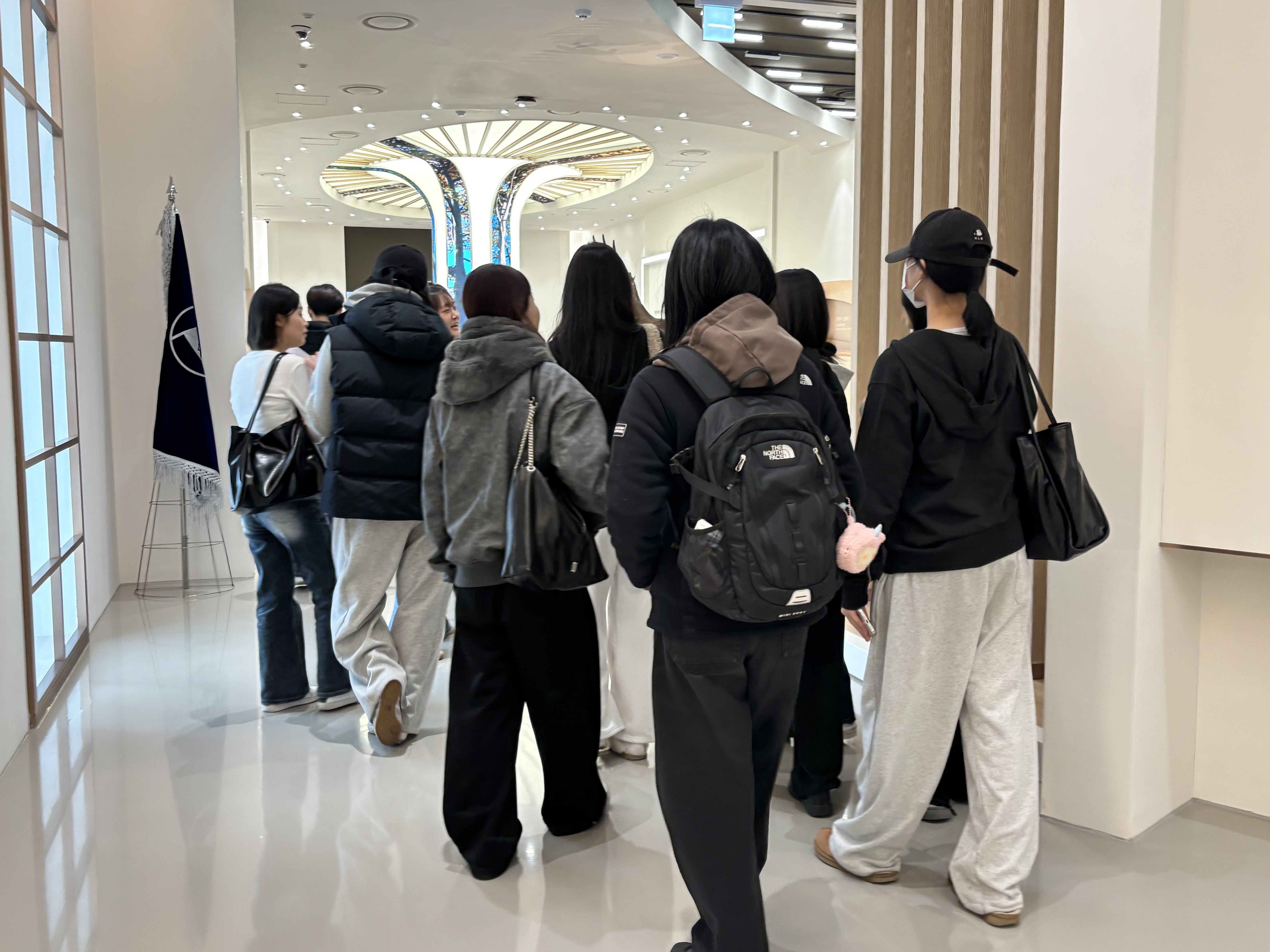 [2026.03.16] 백석대 경찰학부 임형진 교수, 문화대 간호학과 범은애 교수, 뷰티디자인학과 문금옥 교수 반 관람 3번째 첨부파일 이미지