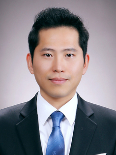 윤석주 사진
