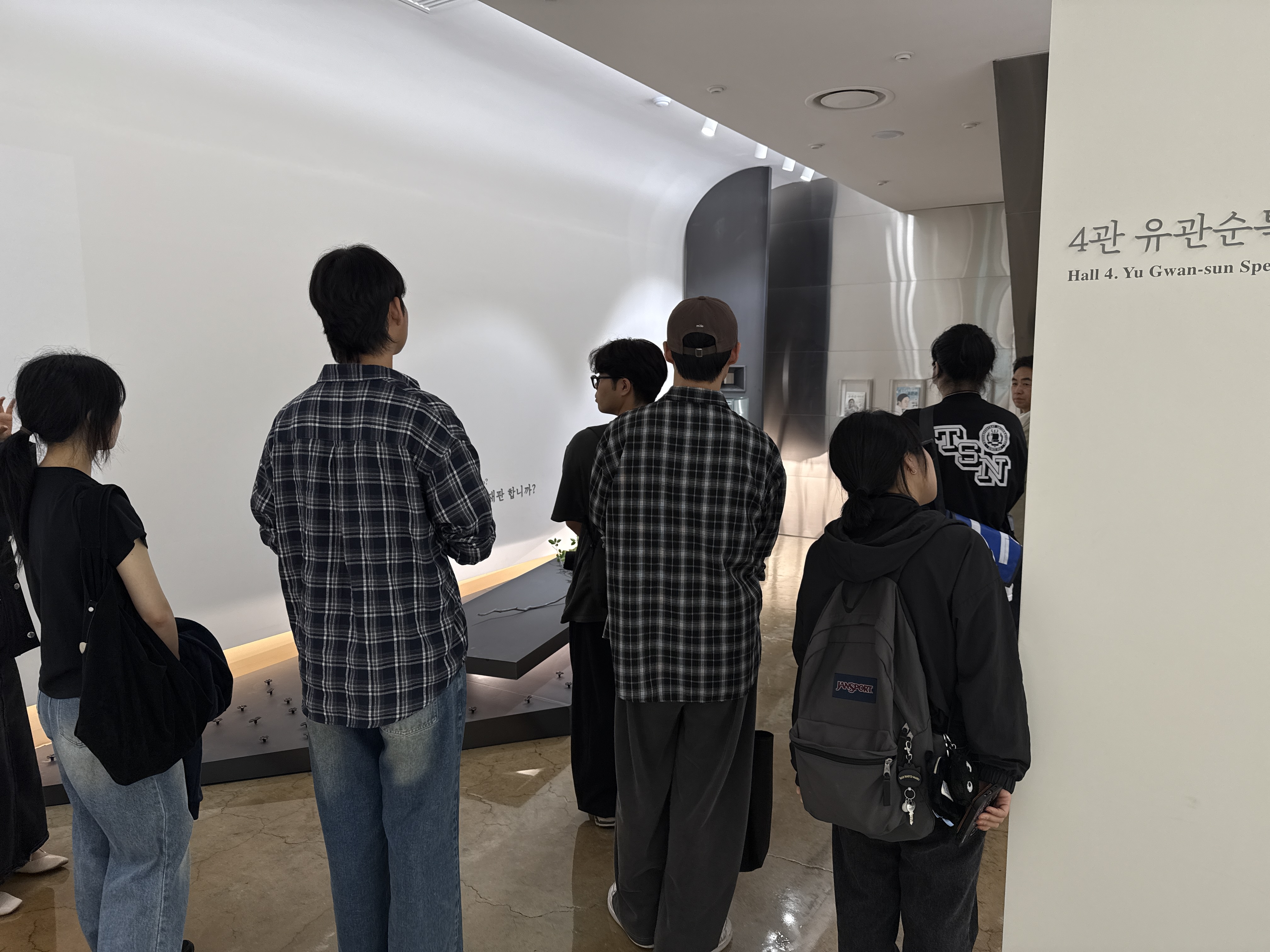[2025.05.15] 백석대 글로벌MICE전공 김판영 교수 반 관람 1번째 첨부파일 이미지