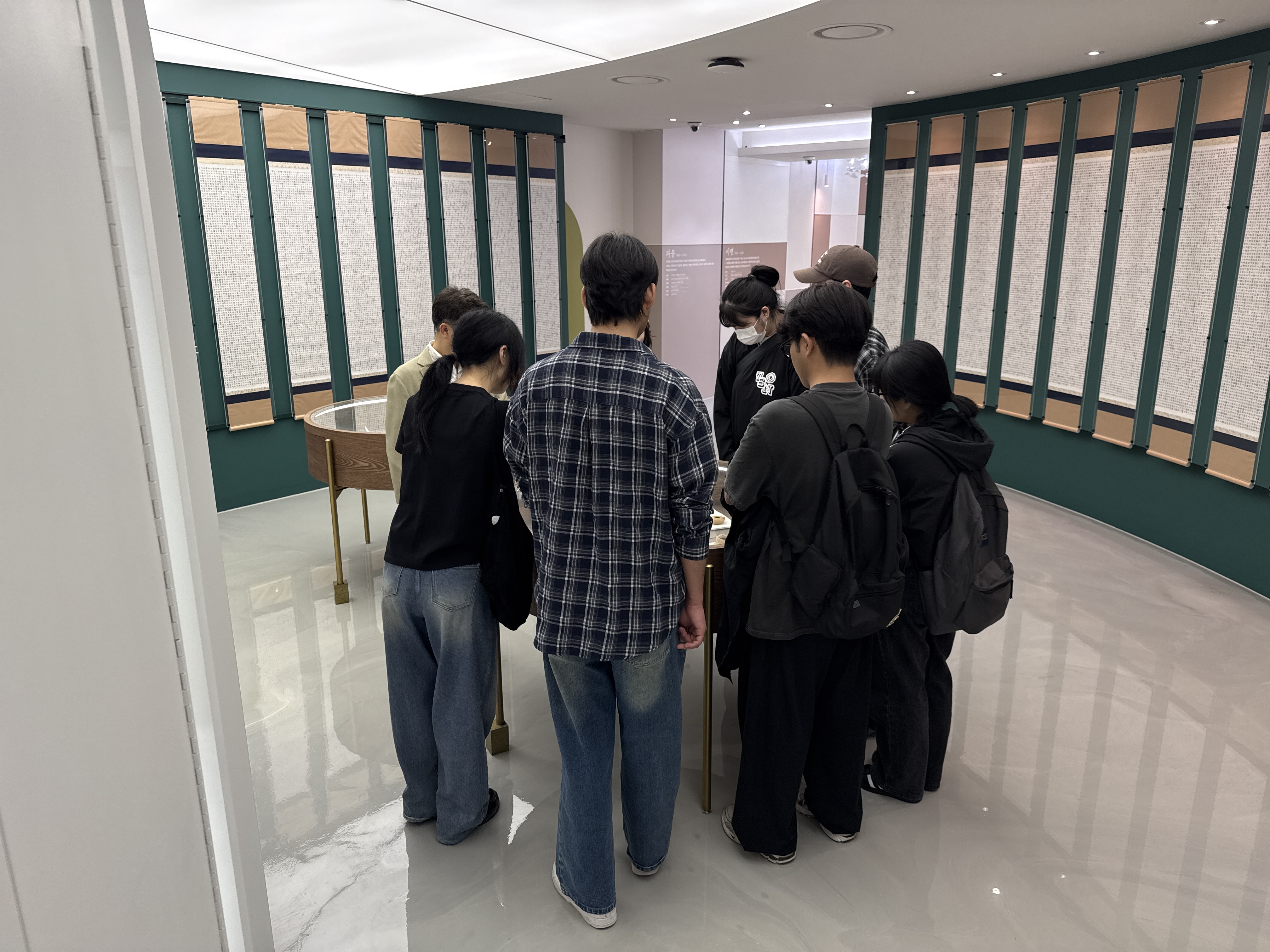 [2025.05.15] 백석대 글로벌MICE전공 김판영 교수 반 관람 4번째 첨부파일 이미지