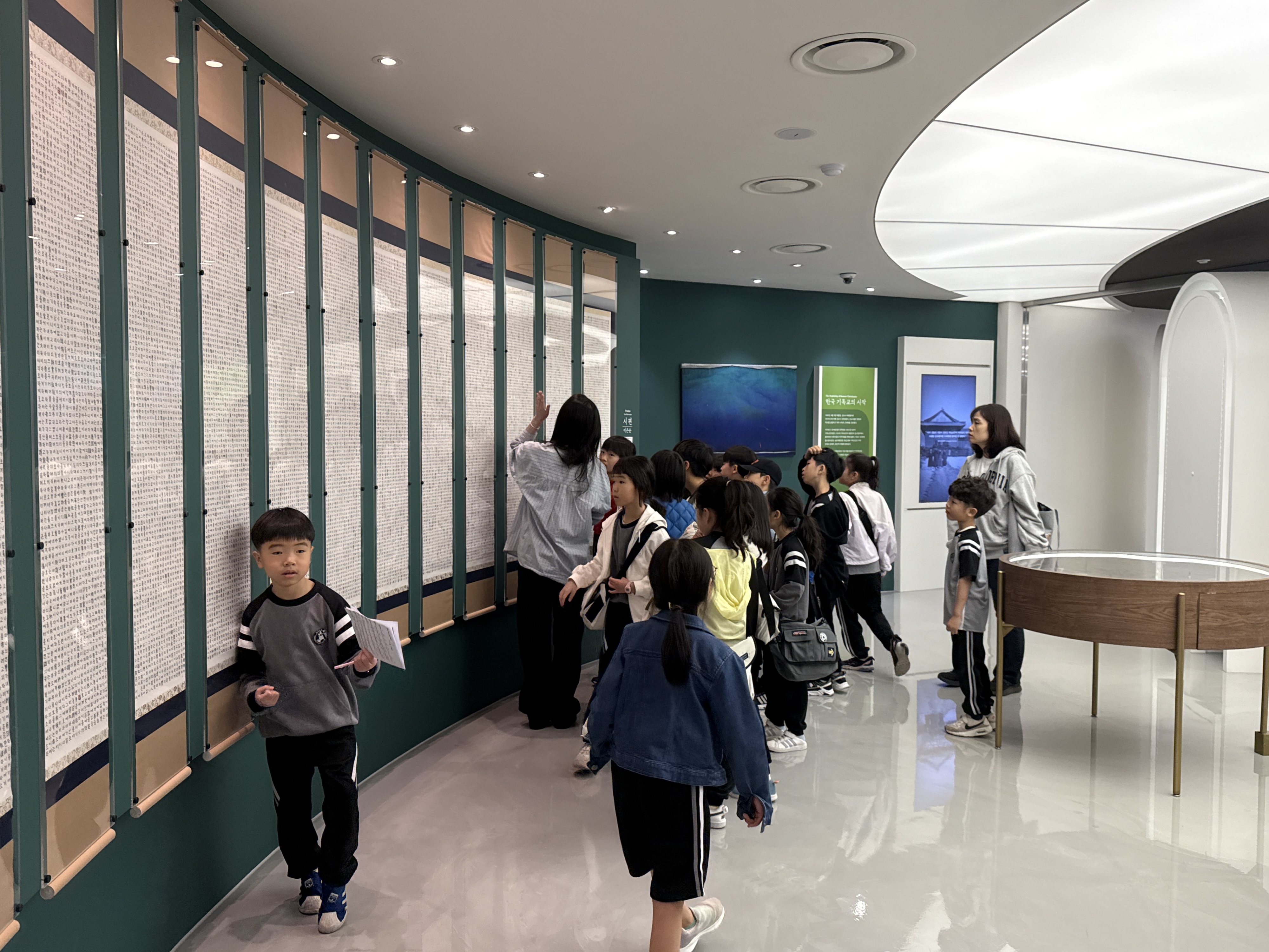 [2025.05.19]  안양기독교대안학교(DSCS) 초중등생 관람 4번째 첨부파일 이미지