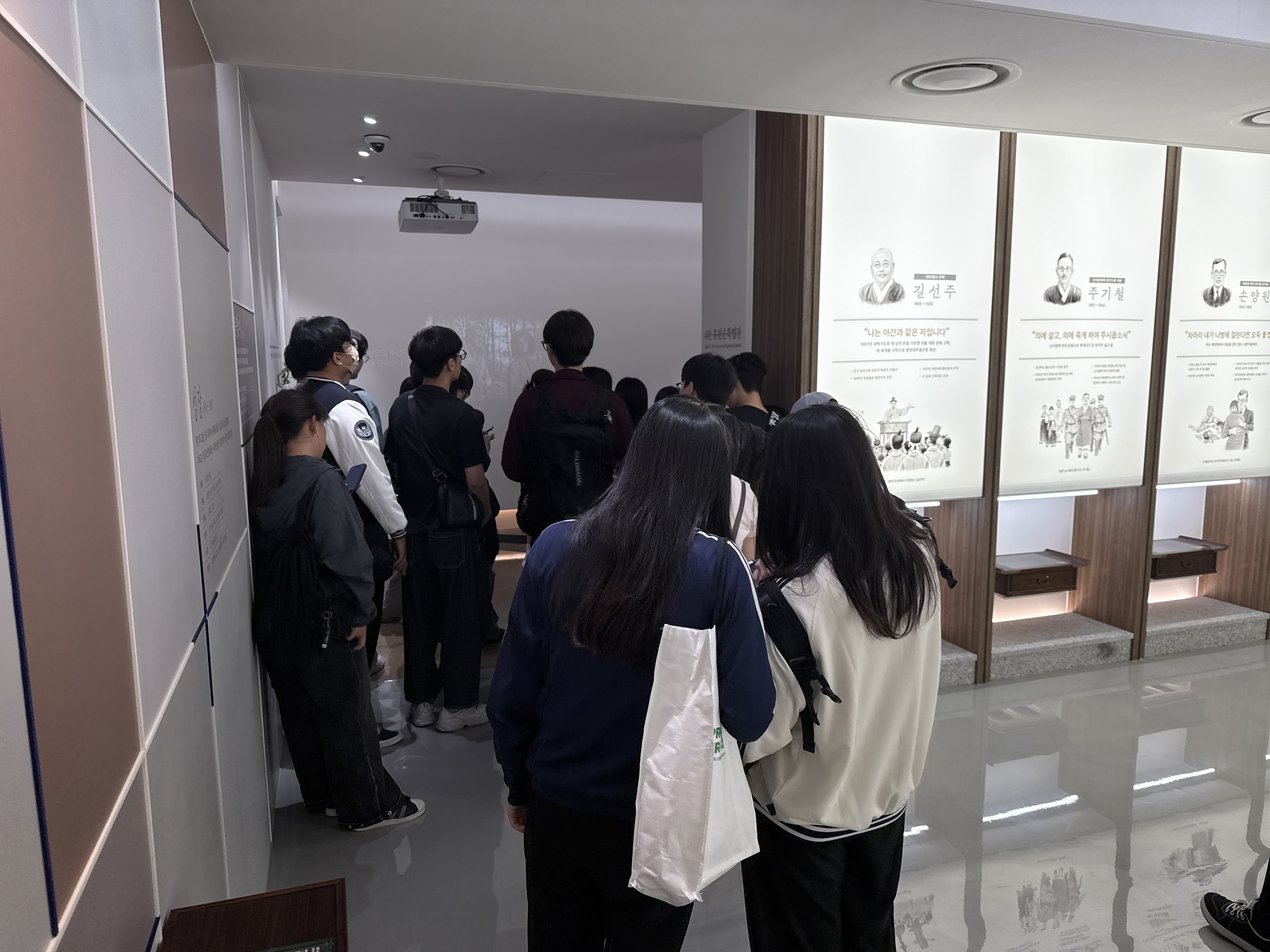 [2025.06.04] 백석문화대 방송영상학과 김원 교수 반 관람 1번째 첨부파일 이미지