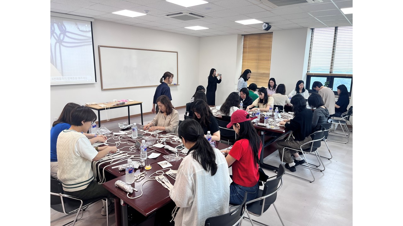 [2025.09.17, 27] 광복 80주념 기념행사 '불꽃소녀 별빛청년' 전시연계프로그램 8번째 첨부파일 이미지