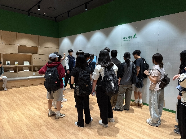 [2025.06.04] 백석문화대 방송영상학과 김원 교수 반 관람 대표이미지