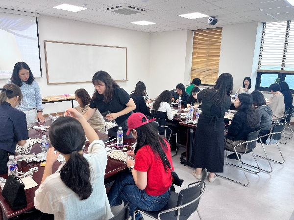 [2025.09.17, 27] 광복 80주념 기념행사  불꽃소녀 별빛청년  전시연계프로그램 대표이미지