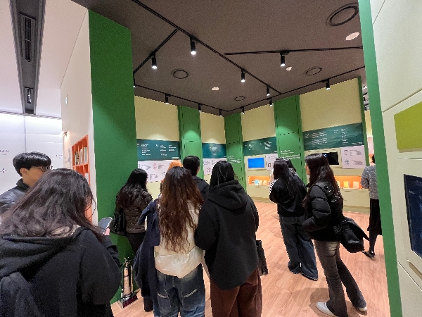 [2026.03.10] 문화대 간호학과 김현경 교수, 김민숙 교수 반 관람 대표이미지