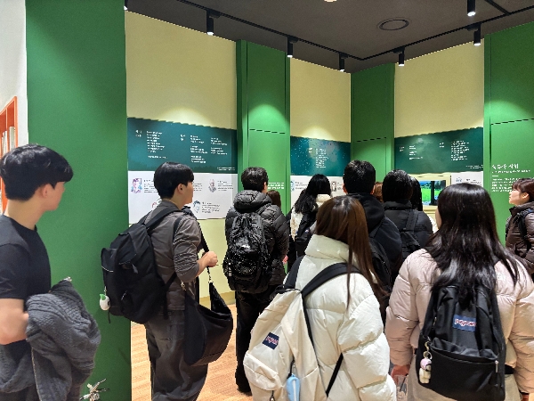 [2026.03.12] 백석대 물리치료학과 황수진 교수 반, 간호학과 민신홍, 윤미선 교수 반, 문화대 컴퓨터공학과 박미경, 김민영 교수 반 관람 대표이미지