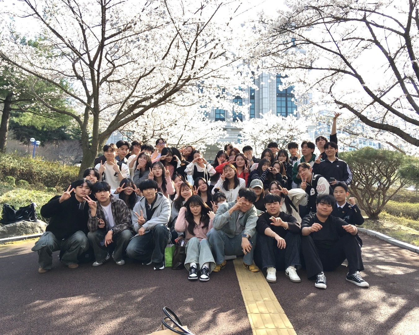 레드홀릭 대표사진
